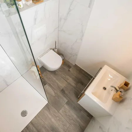 Maria With Free Parking