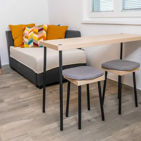 Maria With Free Parking Daire