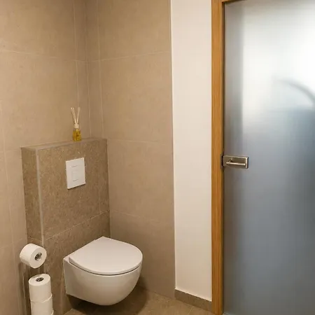 Apartment & Maria With Free Parking *