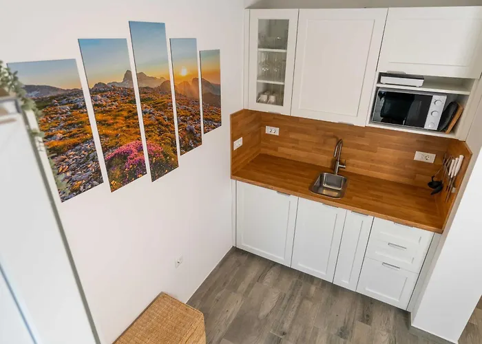 Maria With Free Parking